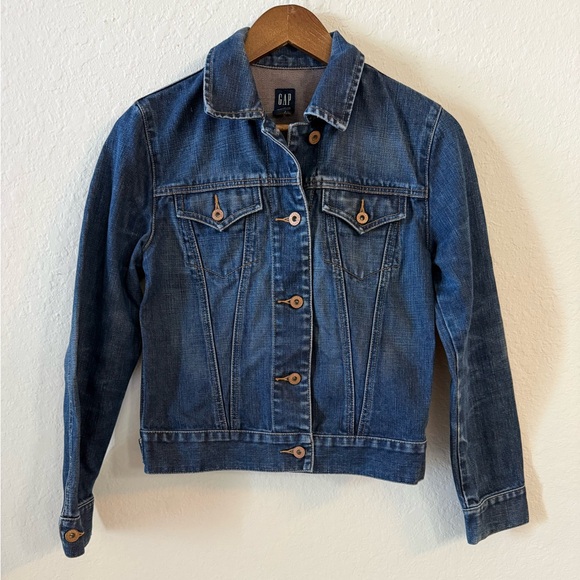 GAP Jackets & Blazers - GAP Women’s Blue Button-Front Denim Jacket